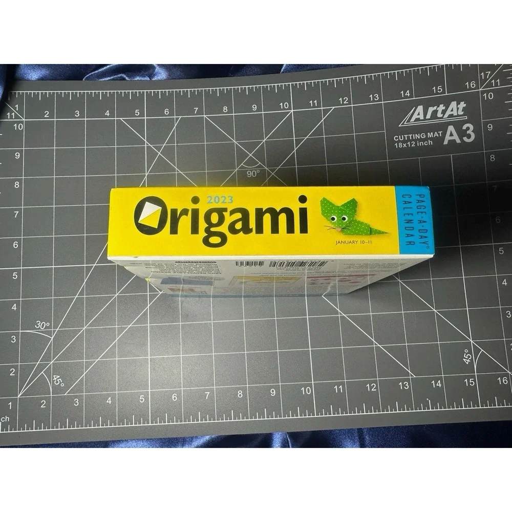 Origami Page-A-Day Calendar 2023: More Than 250 Projects to Fold (Calendar) NEW